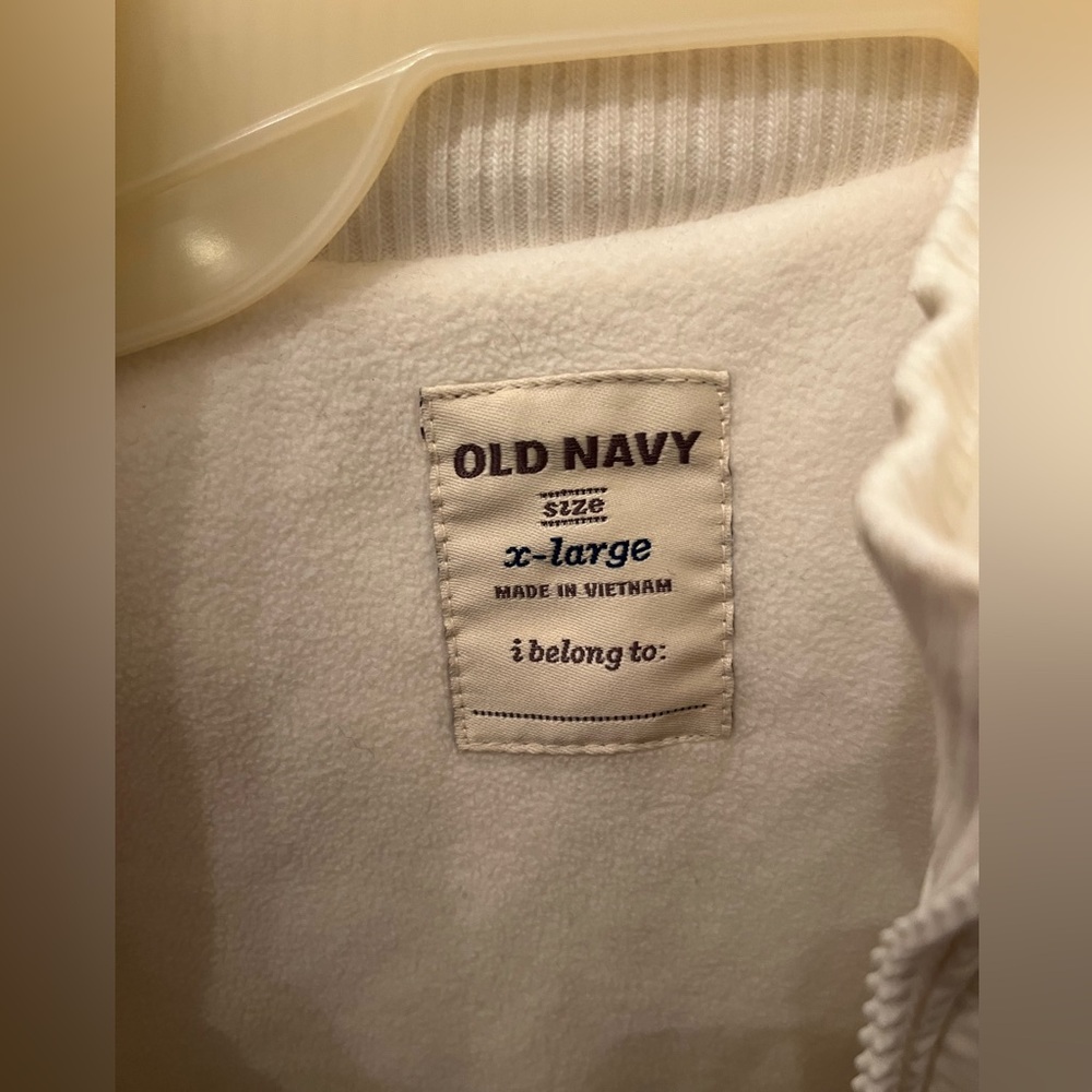 Off White Old Navy puffer vest, youth size same as women XS - Picture 3 of 3